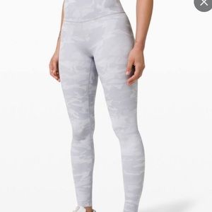 white/gray camo leggings
